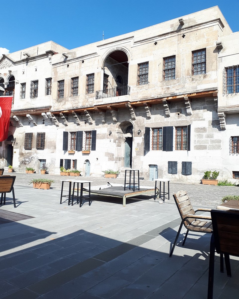 Bu görsel boş bir alt niteliğe sahip; dosya adı kayseritari.jpg